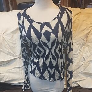 Forever 21 Navy and Cream Patterned Long Sleeve Top